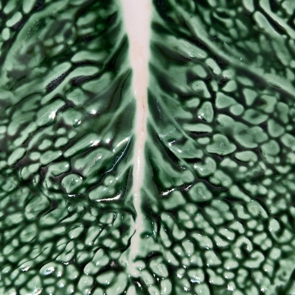 Secla green cabbage leaf dish - Picture 3 of 9